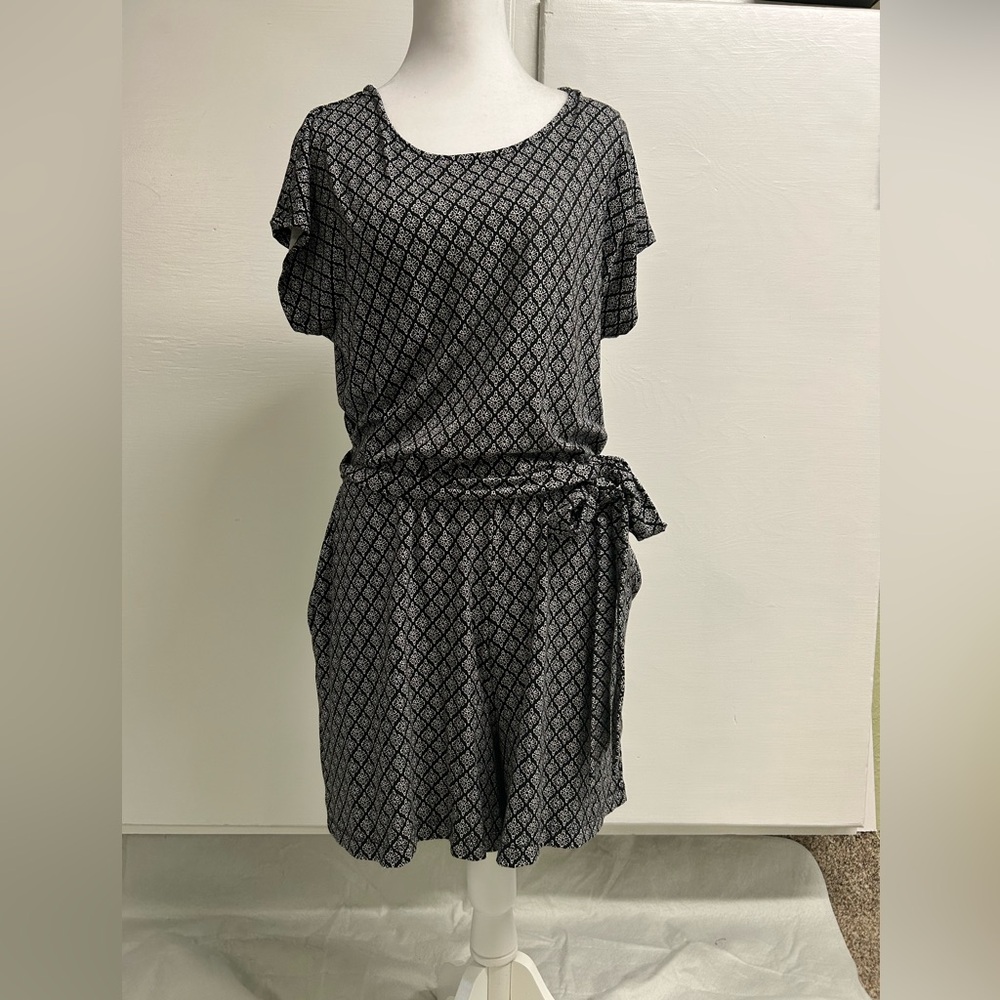 Old Navy black and white geometric Dolman romper